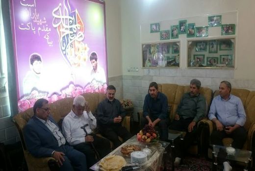 دیدار با خانواده معظم شهدای سنگر ساز بی سنگر شهرستان ورامین