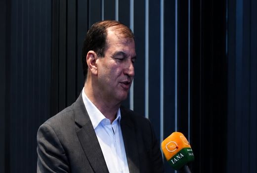 تمرکز بر نوسازی باغات فرسوده و توسعه گلخانه‌ها در چارچوب برنامه هفتم