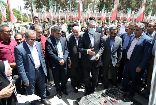 تجدید میثاق وزیر جهاد کشاورزی با شهدای شهرستان کاشان