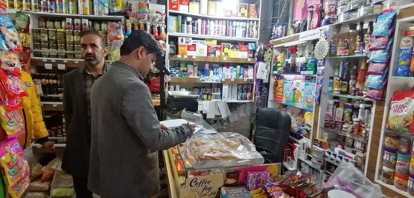 توزیع اقلام تنظیم بازار در ارسنجان 