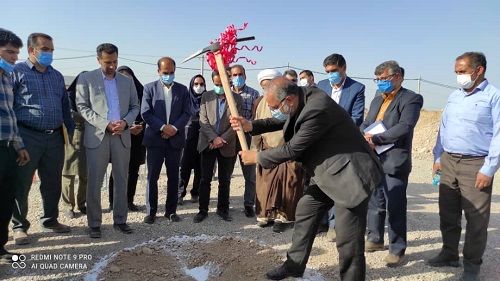کلنگ احداث یک واحد صنایع غذایی در اقلید به زمین نشست 