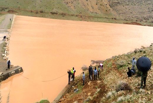 سرریزشدن سد خاکی در لردگان