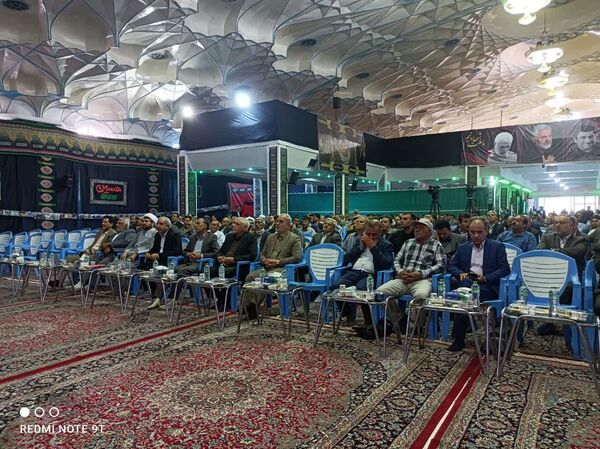 سی و سومین همایش بزرگ سنگرسازان بی سنگر در حسینیه ثارالله برگزار شد.