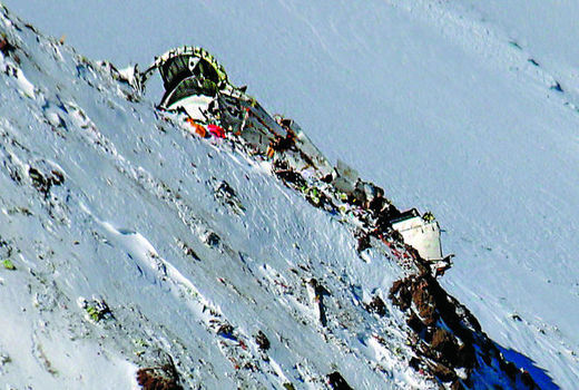 خطای دید خلبان یا یخ‌زدگی بال هواپیما؟ 