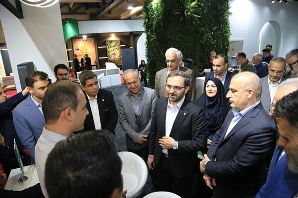 حمایت مالی ١٨٢ همتی بانک کشاورزی از صنعت دام و طیور