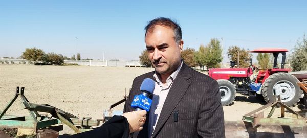 آغاز کشت پاییزه در آذربایجانغربی با کاشت کلزا