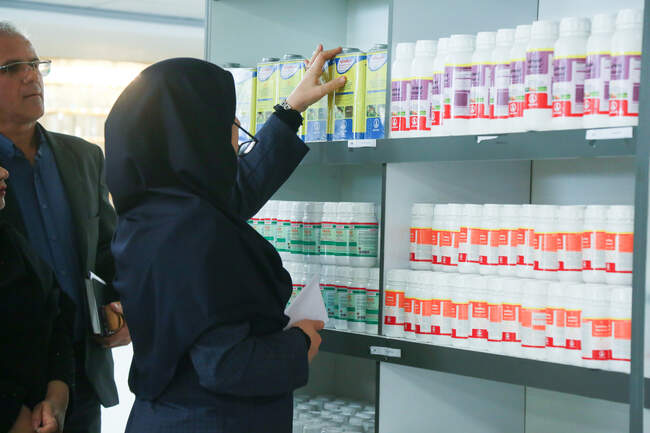  بازدید رئیس سازمان حفظ نباتات از تعاونی عرضه کننده آفت کش های کشاورزی 