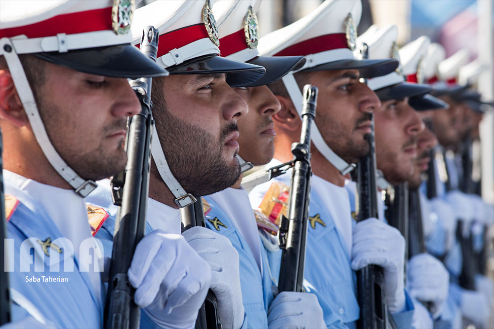 مراسم رژه نیروهای مسلح 