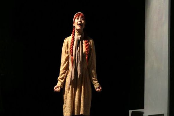 «آنشرلی با موهای خیلی قرمز» دو اجرایی شد