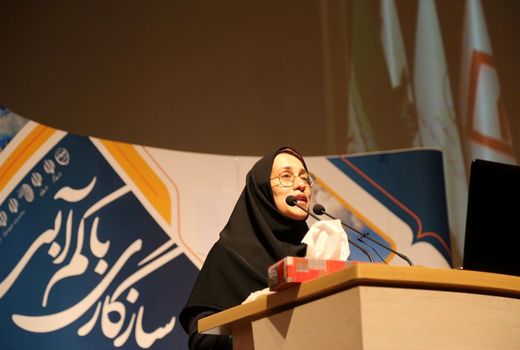 دو مین روز همایش سازگاری با کم آبی روز سه شنبه 4 تیرماه با شعار رونق کسب و کارهای سازگار با کم آبی و با محوریت فعالیت های بخش کشاورزی در وزارت نیرو برگزار شد