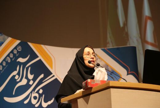 دو مین روز همایش سازگاری با کم آبی روز سه شنبه 4 تیرماه با شعار رونق کسب و کارهای سازگار با کم آبی و با محوریت فعالیت های بخش کشاورزی در وزارت نیرو برگزار شد
