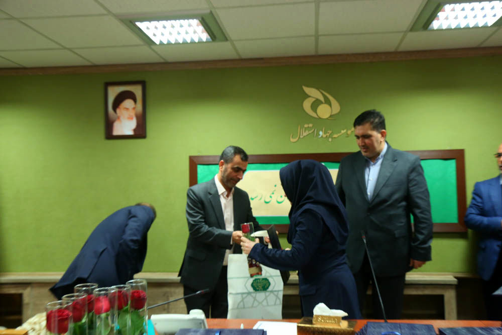 مراسم گرامیداشت روز زن در موسسه جهاد استقلال  